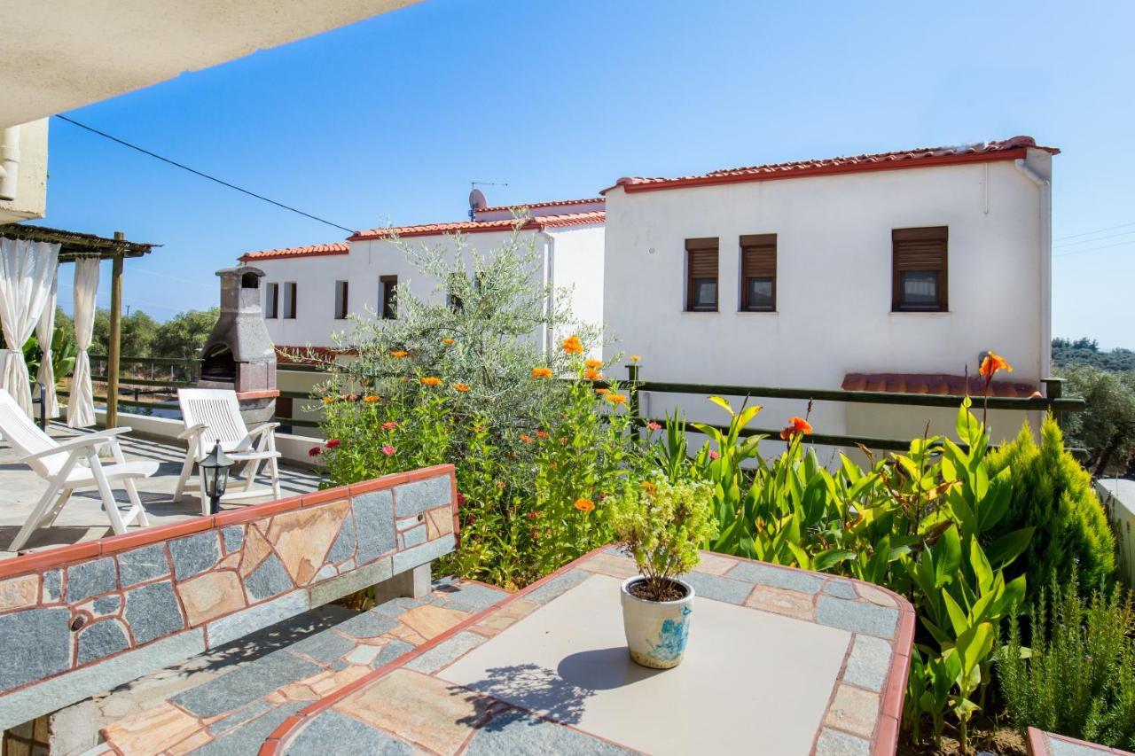 Villa Oliva Astris Buitenkant foto