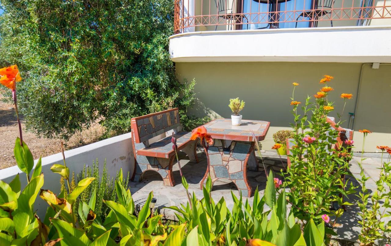 Villa Oliva Astris Buitenkant foto